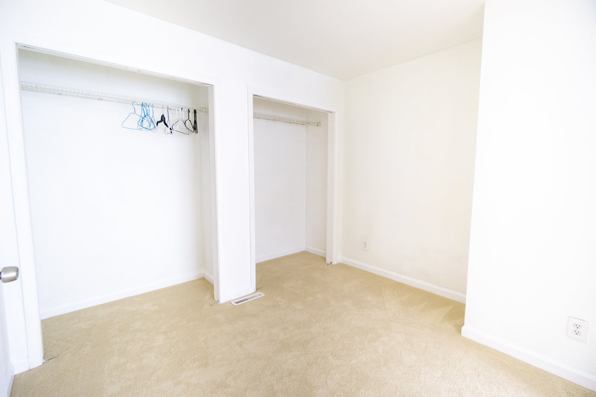 First floor double bedroom facing the two closets.