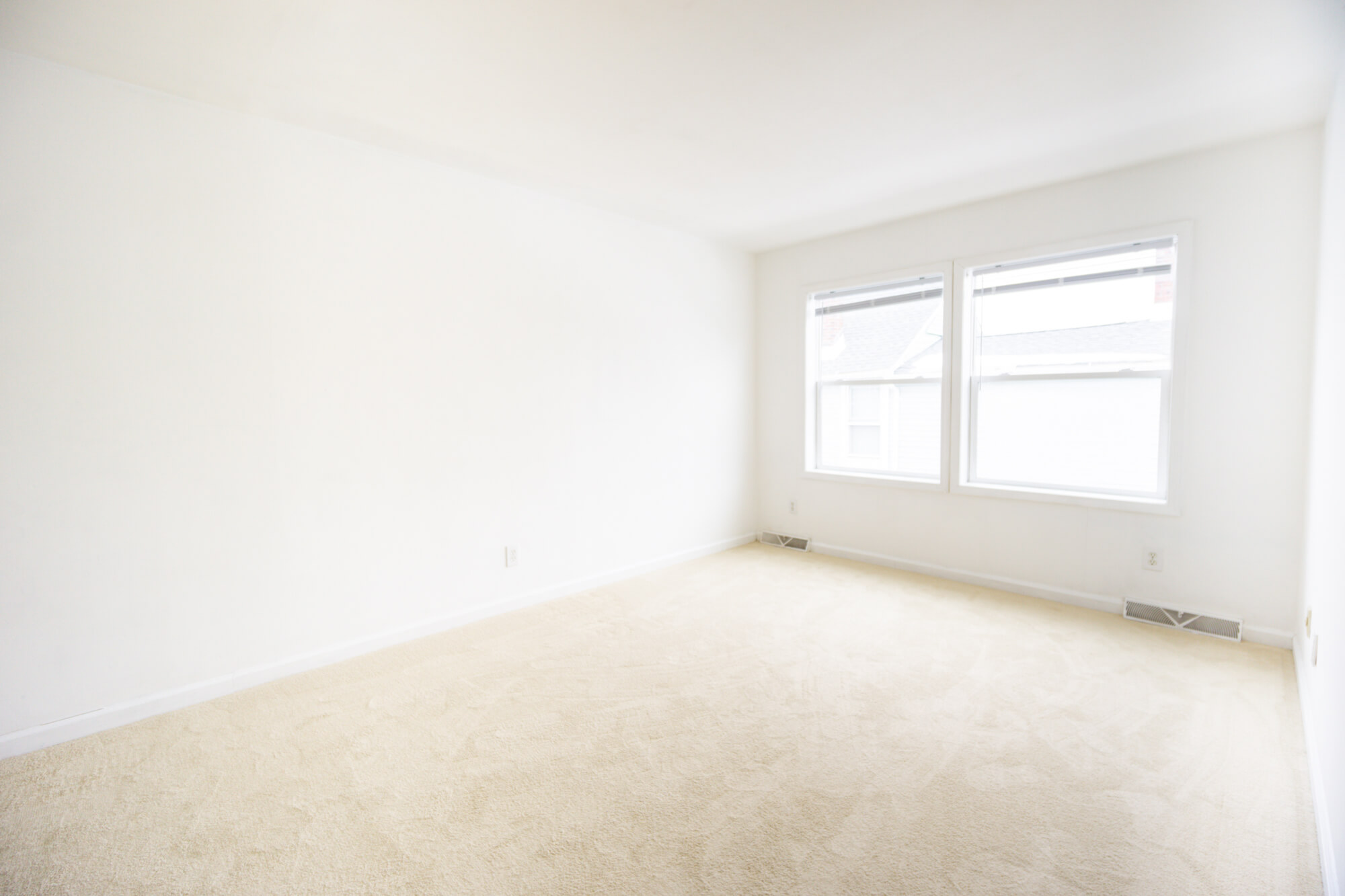 Second floor triple bedroom facing the window.